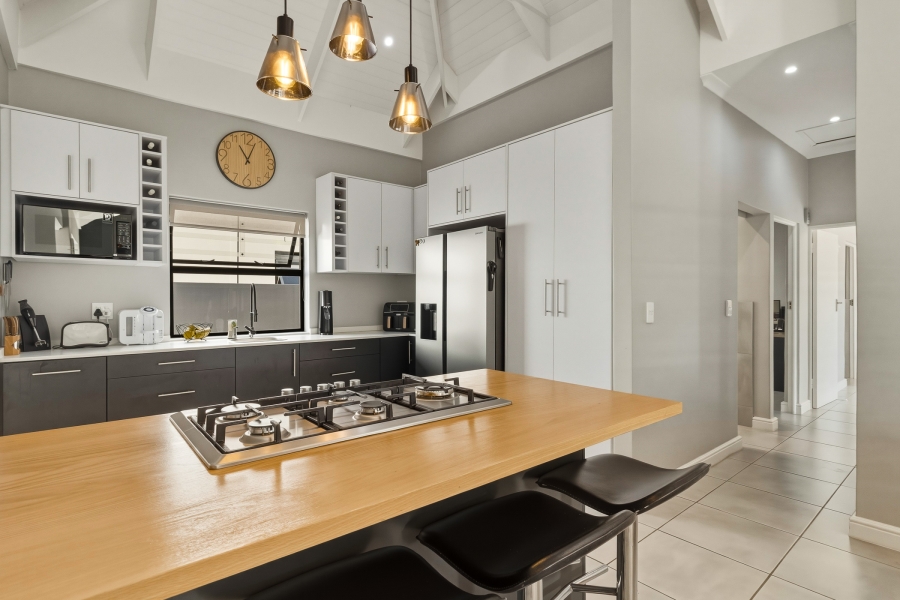 3 Bedroom Property for Sale in Aan de Wijnlanden Western Cape